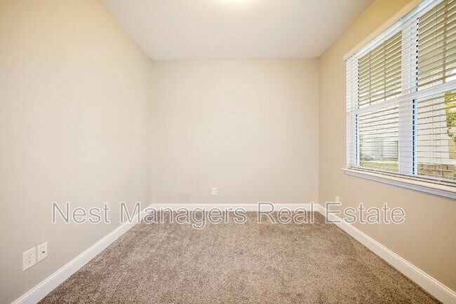 Building Photo - 136 Loch Ln