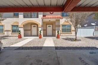 Building Photo - 113 Ramon Cardenas Dr