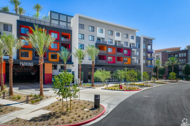 Entrada - The Ellison