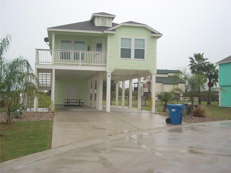 1549 S Commercial St Unit 7, Aransas Pass, TX 78336 Room for Rent in