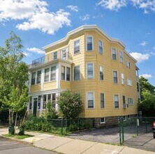 Building Photo - 11 Ware St