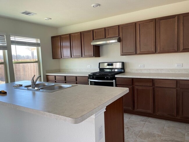 Foto del edificio - 2315 Little Bluestem Ln