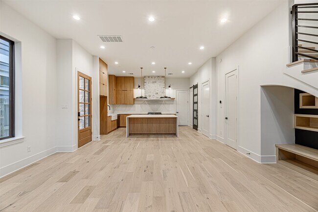 Foto del edificio - 1104 W 9th St