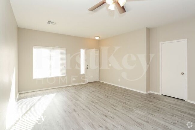 Building Photo - 6233 Highland Gardens Dr