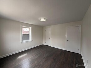 Building Photo - 1020 Raritan Ave