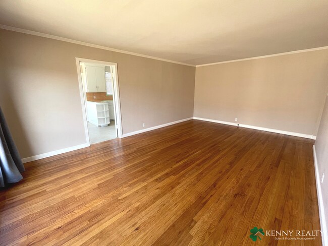 Foto del edificio - 221 Mosswood Way