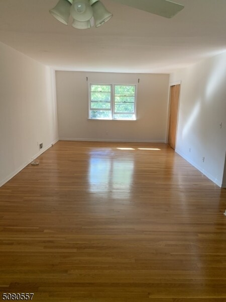 Foto del edificio - 133 Midland Ave