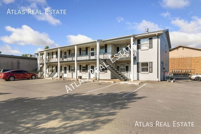 Building Photo - 901 S Taft Hill Rd