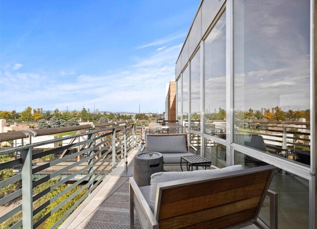 Building Photo - 1401 Delgany St