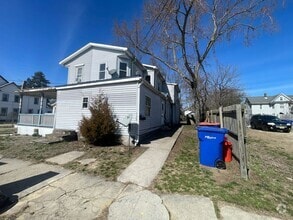 Building Photo - 328 D St