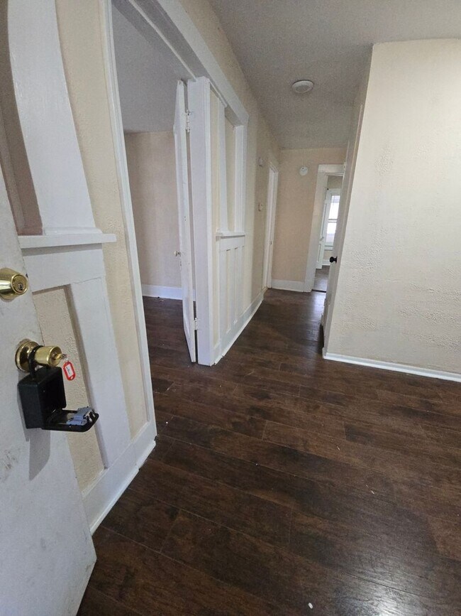 Foto del edificio - 2 bedroom 1 bathroom