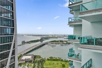 Building Photo - 900 Biscayne Blvd
