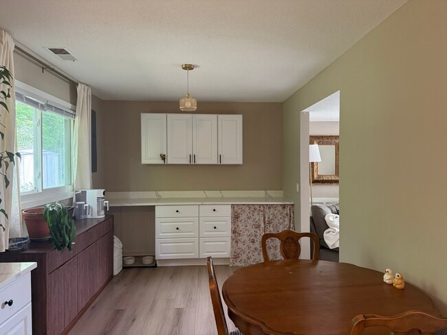 Building Photo - 12916 Pilgrim Ln N