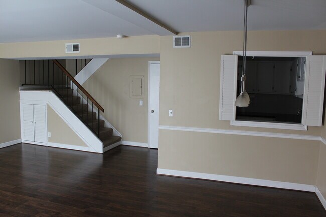 Stairs - 2116 Hobbs Rd