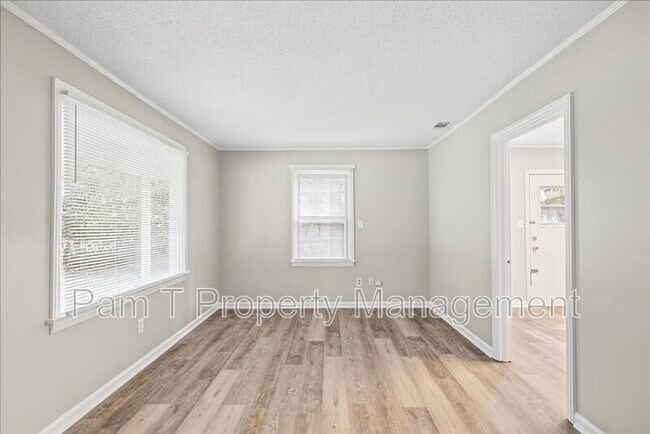 Foto del edificio - 5517 Emory Dr