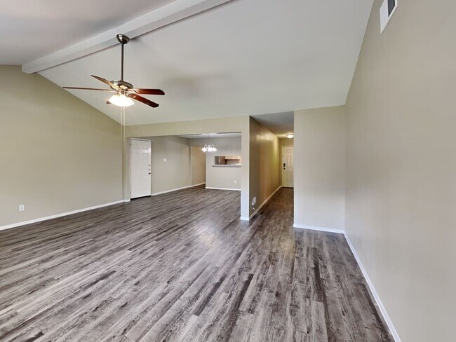 Foto del edificio - 3631 Dawnwood Dr