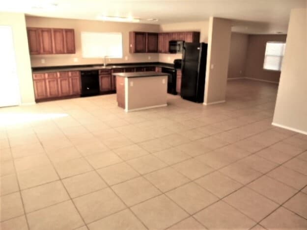 Building Photo - 8035 W Mission Ln