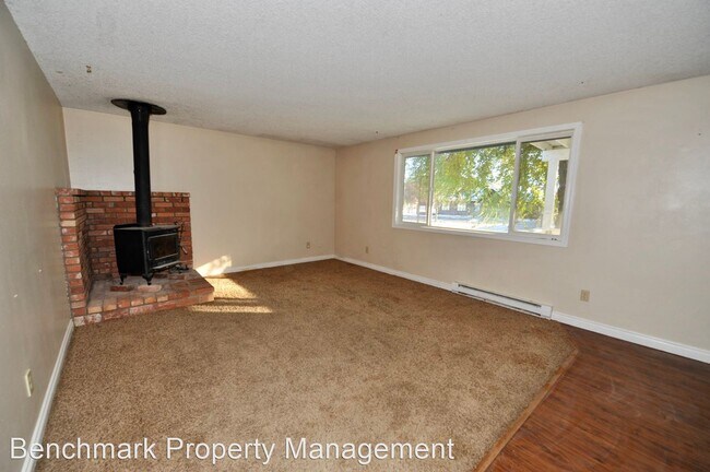 Building Photo - 5 br, 2.5 bath House - 609 W. Linden Ave