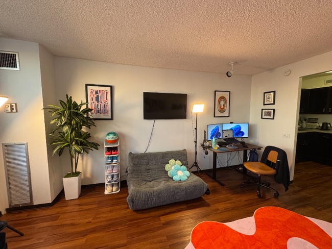 Foto del edificio - 625 W Madison St