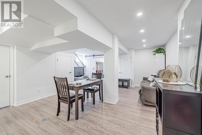 Building Photo - 3 Sanctbury Pl