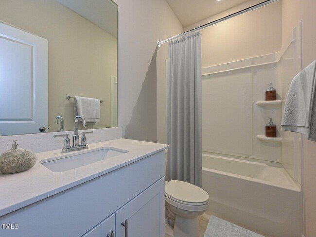 Building Photo - 483 White Birch Ln