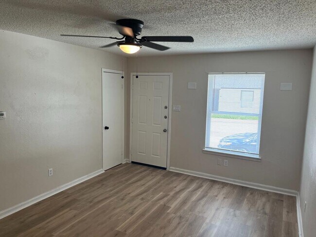 Foto del edificio - 2809 N Hwy 175