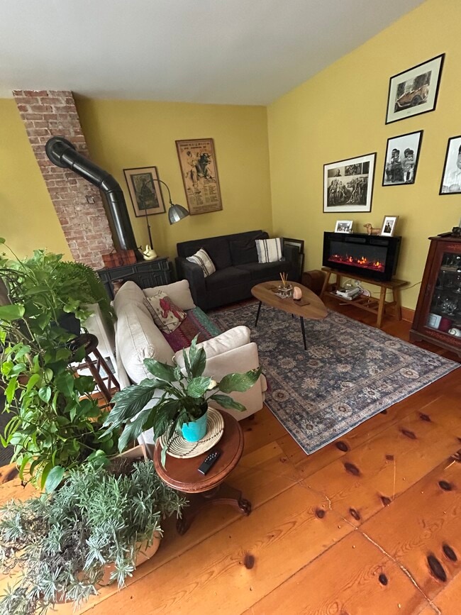 Building Photo - 39 E Bridge St