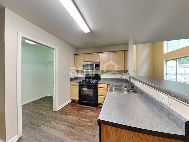 Foto del edificio - 219 Highland Falls Dr