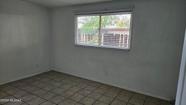 Foto del edificio - 3036 N Richey Blvd