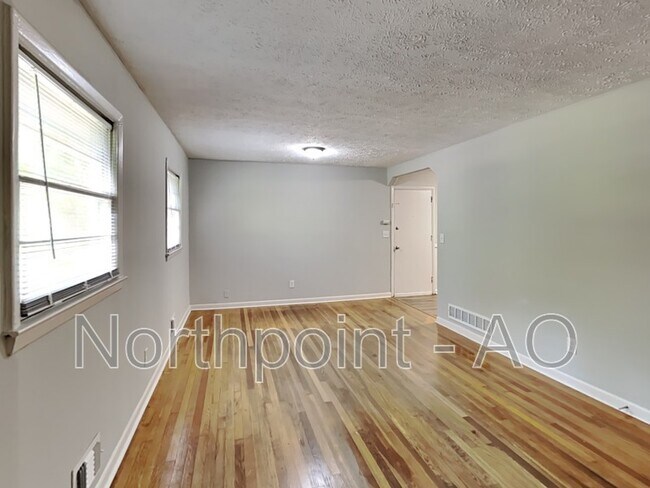 Building Photo - 4090 Eula Cir