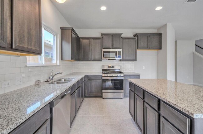 Foto del edificio - 10808 Timber Brook Pass