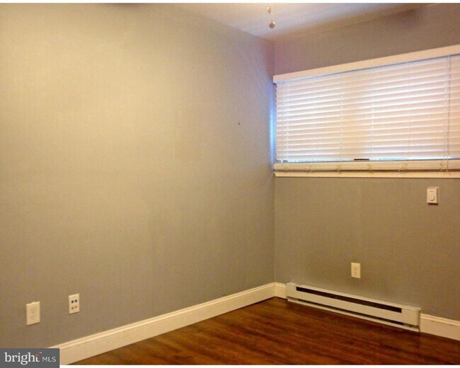 Foto del edificio - 349 Dickinson St