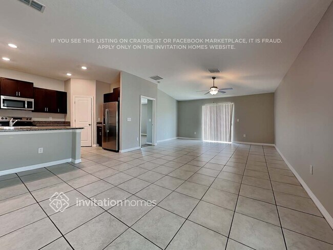 Foto del edificio - 1561 Blue Rose Dr