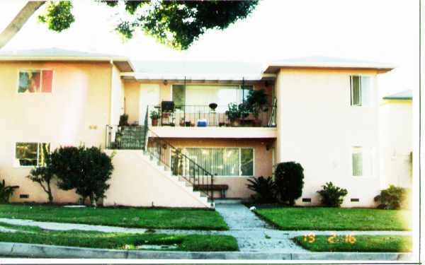 Building Photo - 3024-3034 Luna Dr