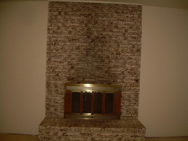 Building Photo - 3030 Esters Ct