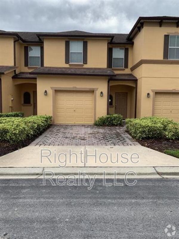 Building Photo - 1220 Twin Trees Ln