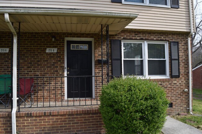 Building Photo - 215 Settlers Landing Road