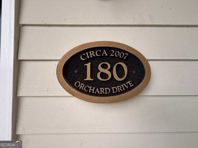 Foto del edificio - 180 Orchard Dr
