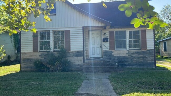 Foto del edificio - 3220 Shannon Ave