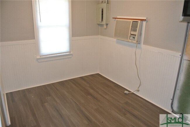 Foto del edificio - 2101 DeLesseps Ave