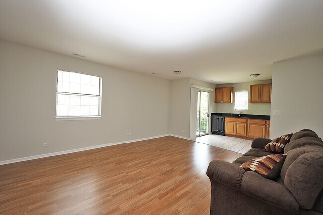 Building Photo - 29 N Park Boulevard Unit H