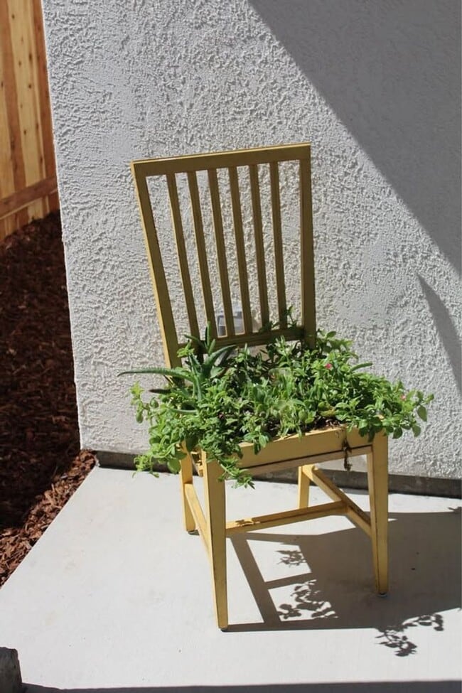 Building Photo - Fully Furnished