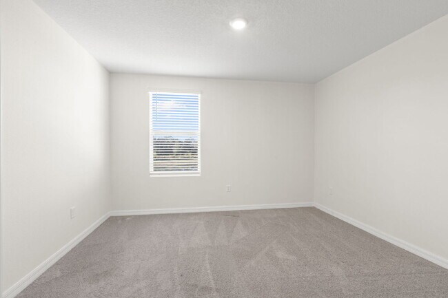 Foto del edificio - "Spacious 4-Bedroom Retreat with 3 Full Baths - 2260 Sq Ft of Comfort in Parrish, FL!"