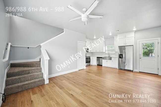 Building Photo - 986/988 6th Ave-988