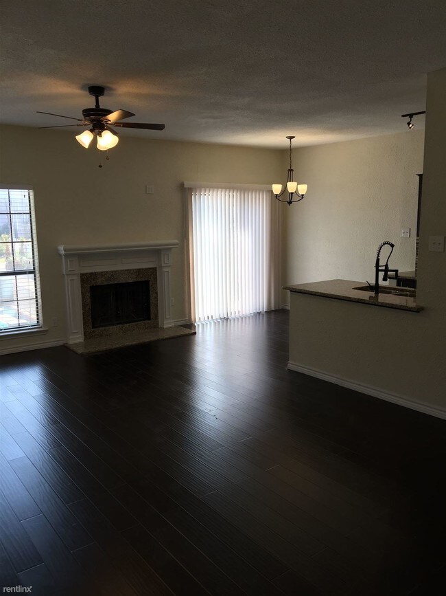 Building Photo - 1 br, 1 bath Condo - 7025 Hemlock Ave Apt 208