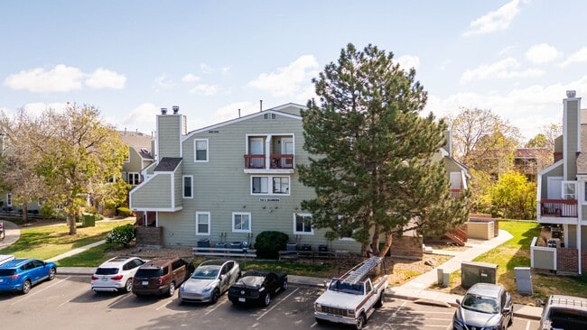 Photo - 932 S Dearborn Way Apartment