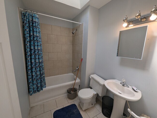 Photo - 4930 Ormes St Apartment