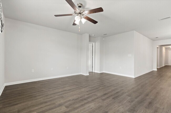 Foto del edificio - 34505 Paisley Ave