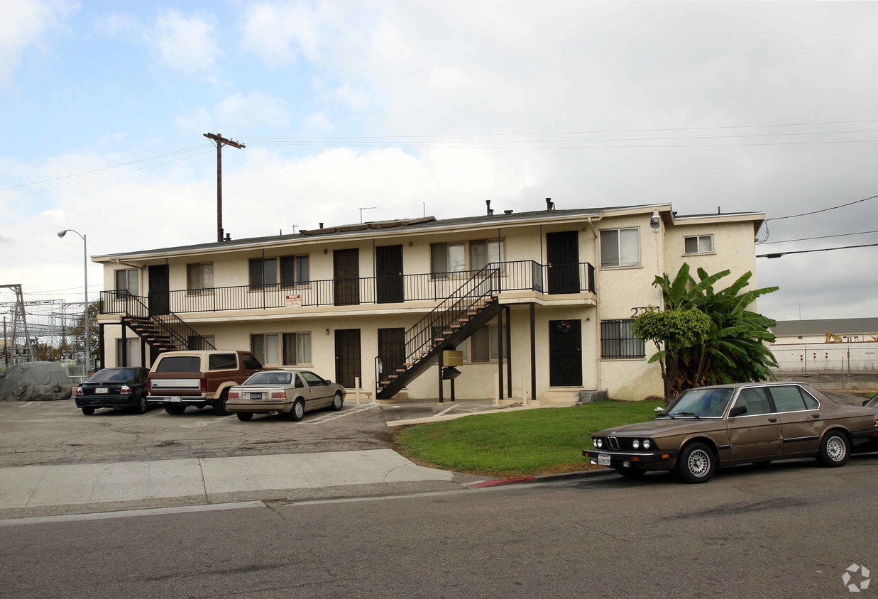 2211 S Genesee Ave, Los Angeles, CA 90016 Apartments in Los Angeles