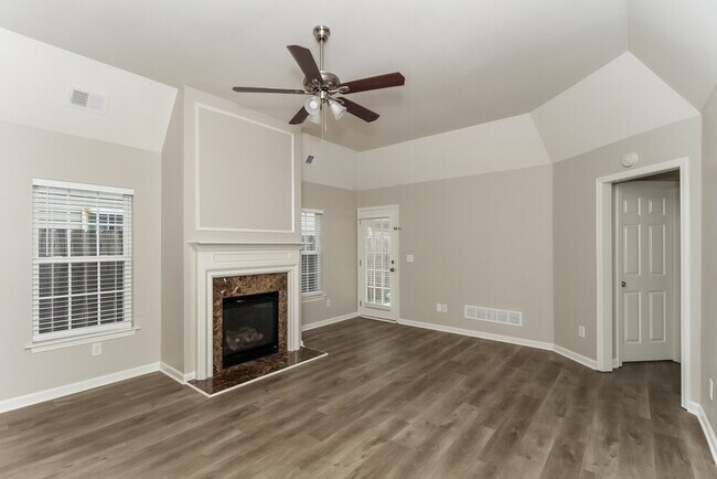 Foto del edificio - 254 Highland Falls Blvd